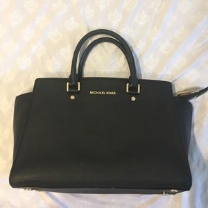 Micheal Kors Purse